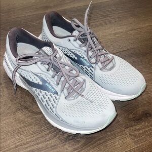 Brooks Women's Light Gray and Dark Gray Adrenaline Running Shoes